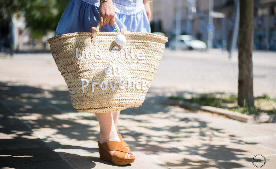 Une fille en Provence, jambes