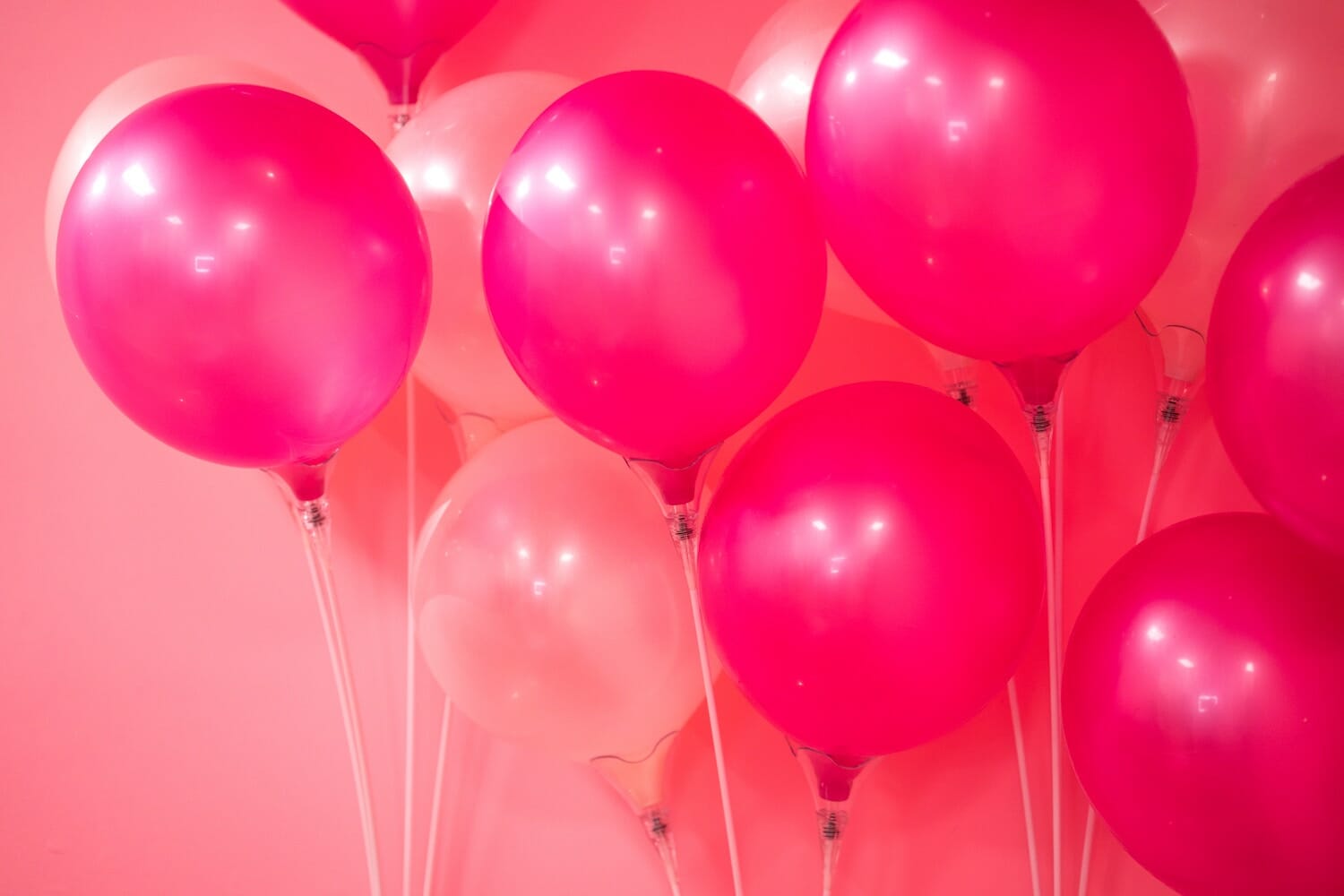 Des ballons roses pour organiser une jolie fête réussie