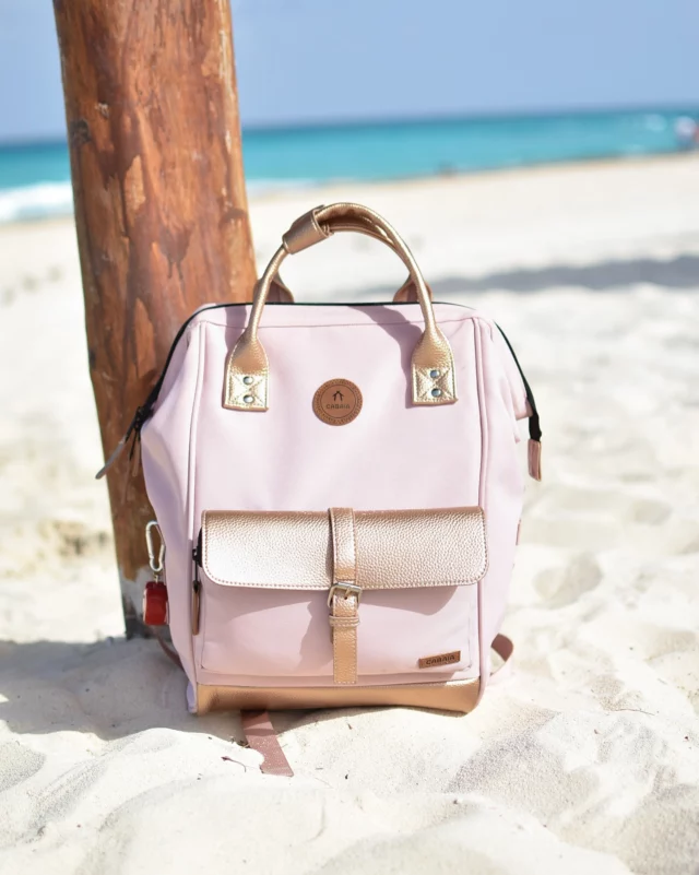 CONCOURS 🌴☀️
¿Hola, cómo estás? J’ai encore le Mexique dans la tête et je suis trop contente de pouvoir vous faire gagner un sac à dos Cabaia en collaboration avec la boutique Sevens, qui a la gentillesse de vous offrir un sac à dos (taille S ou M) suite à mon passage à la boutique d’Aix-en-Provence.
🎁 Pour participer 
✅ Suivre @boutiques.sevens @unefilleenprovence 
✅ Commenter en identifiant votre +1 et la destination de vos rêves 
BONUS ☀️ À tes commentaires sur mes publications du Mexique et tu peux aussi partager ce post en story 
Fin du concours le 9 juin, jour de mon anniversaire, à 23h59 | Bonne chance 🍀🤞🏻
PS : j’ai aussi un petit quelque chose pour toi en commentaire ! 🫣👇🏻✈️
#cabaia #amazingeveryday #concourscabaia #boutiquesevens #aixenprovence #marseille #voyage #travel